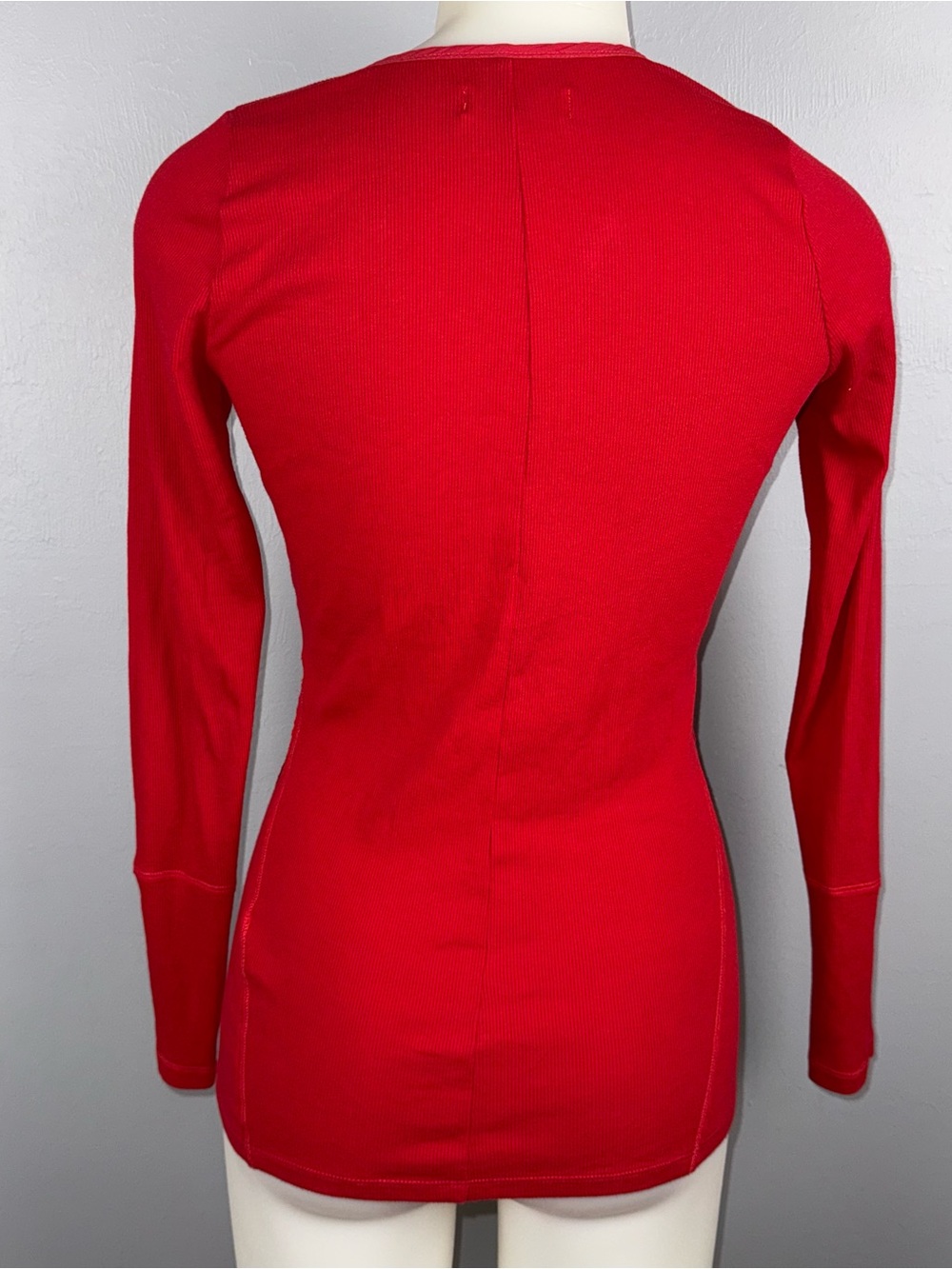 Hollister Henley Top Women’s M Red Y2K V-Neck Fitted Long Sleeves Retro - Picture 5 of 8